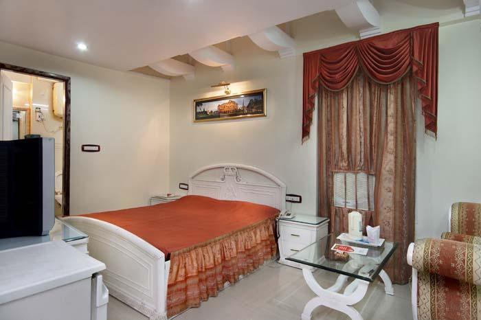 Mandakini Kanpur Exterior foto